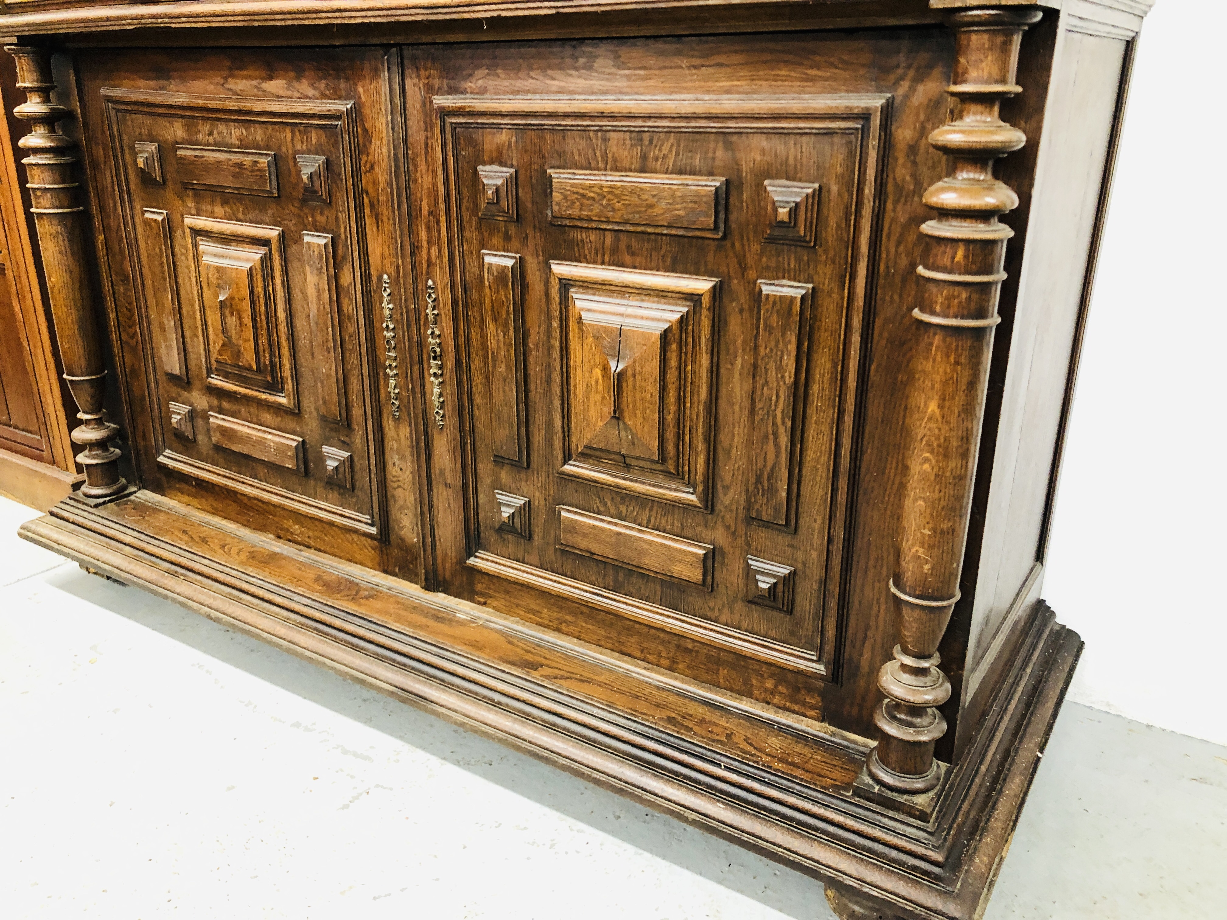 A FRENCH OAK DRESSER, THE UPPER SECTION HAVING THREE PANELLED DOORS, - Image 11 of 30