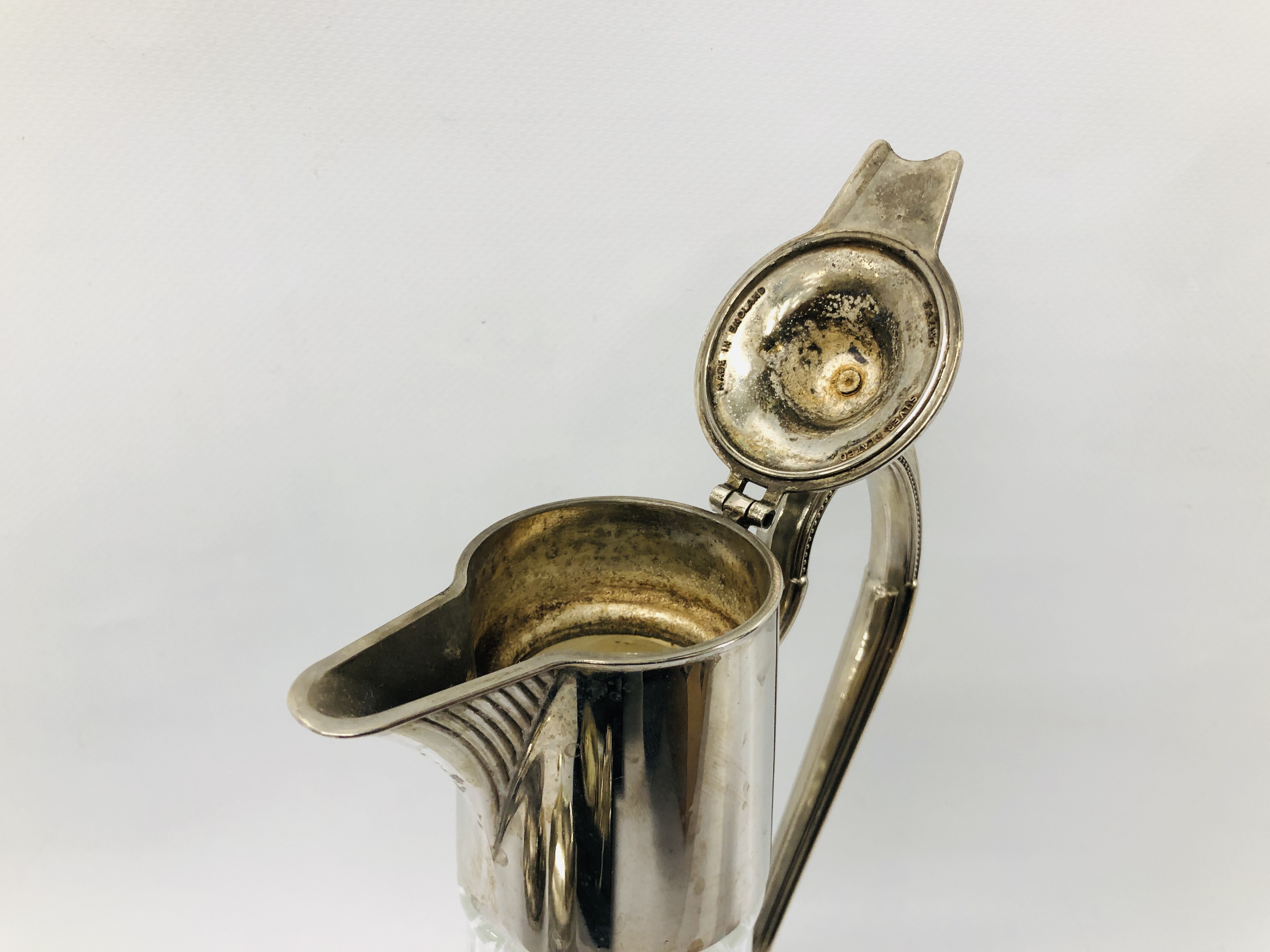 A SILVER PLATED DECANTER FASHIONED AS DUCK, A SILVER PLATED DECANTER FASHIONED AS DUCK, - Image 23 of 24