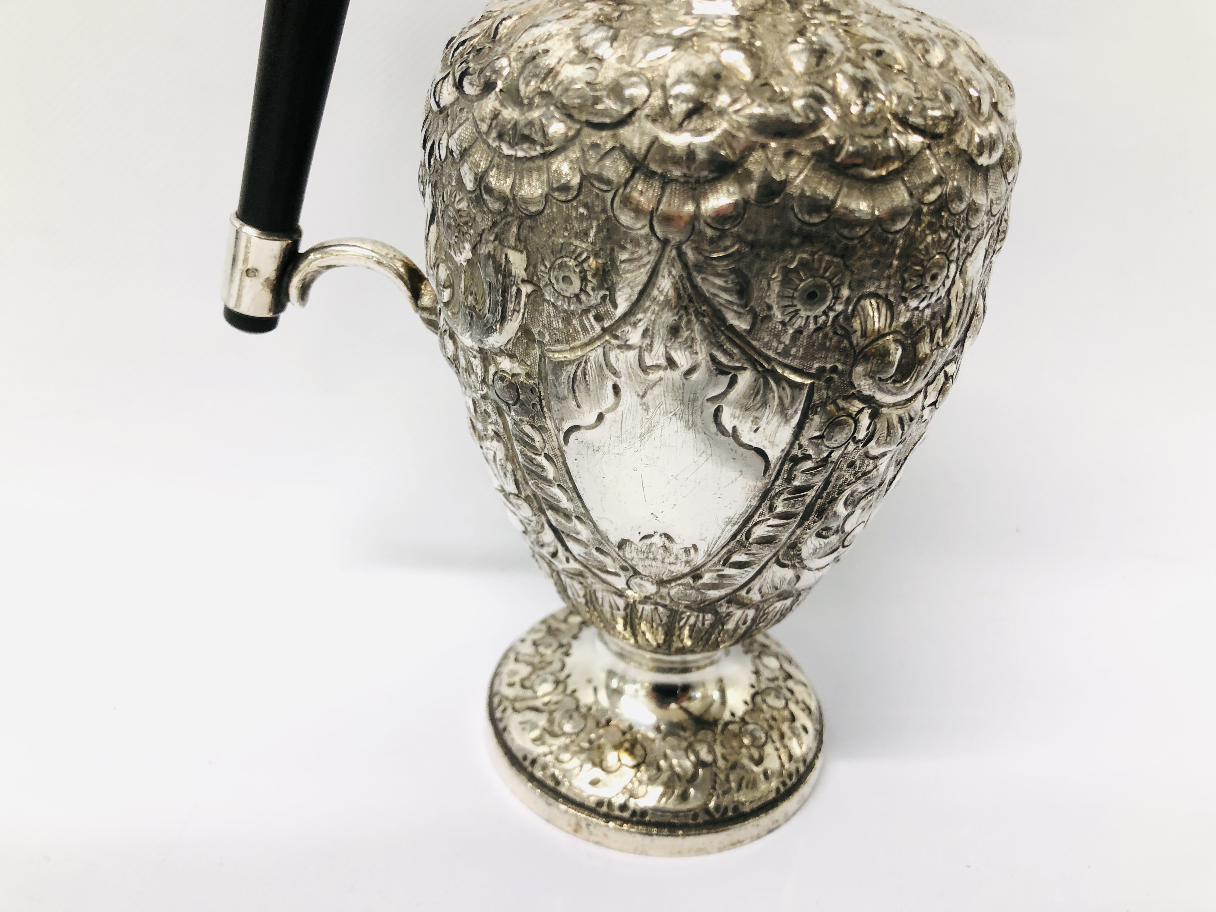 A SILVER PLATED DECANTER FASHIONED AS DUCK, A SILVER PLATED DECANTER FASHIONED AS DUCK, - Image 9 of 24