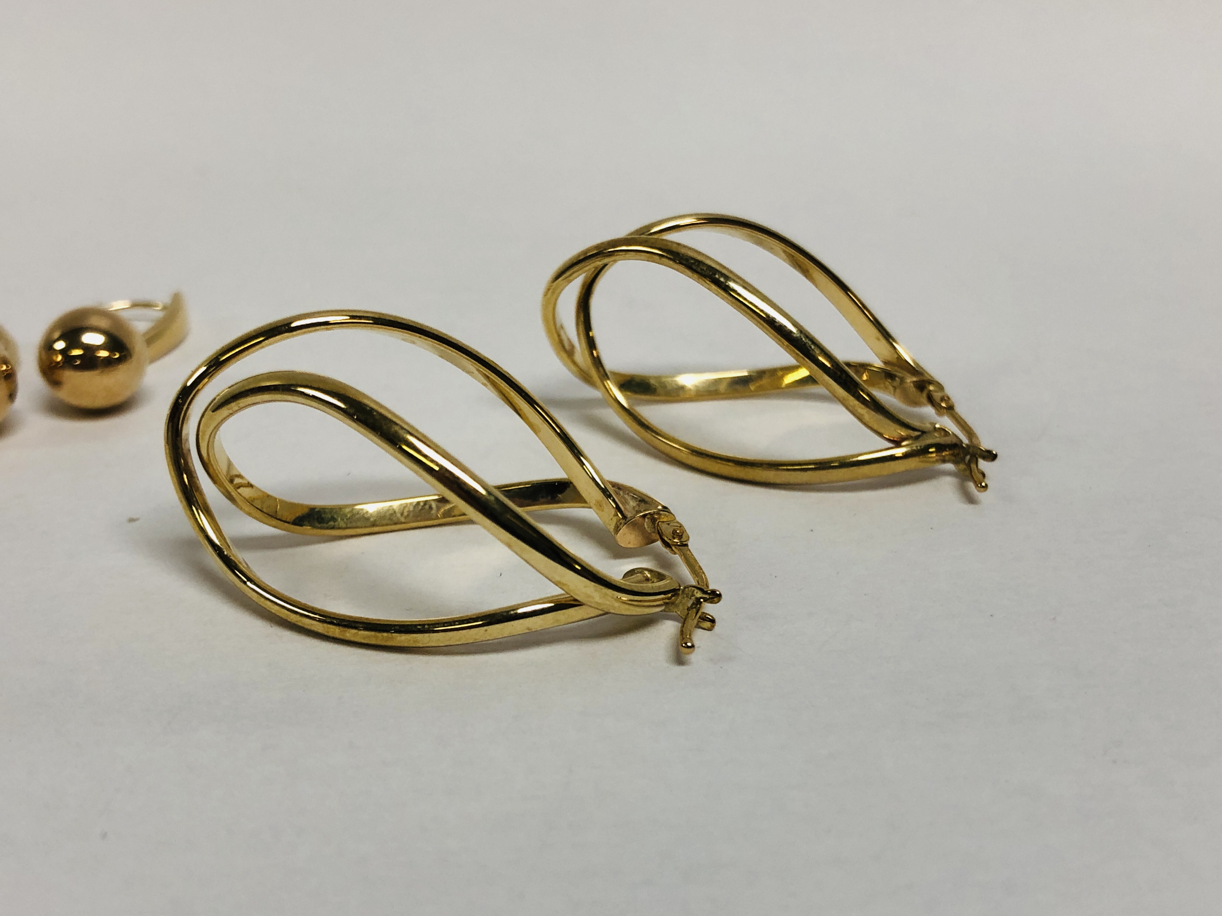 PAIR OF 9CT GOLD DESIGNER EARRINGS + PAIR OF BALL DESIGN EARRINGS MARKED 10K - Image 4 of 7