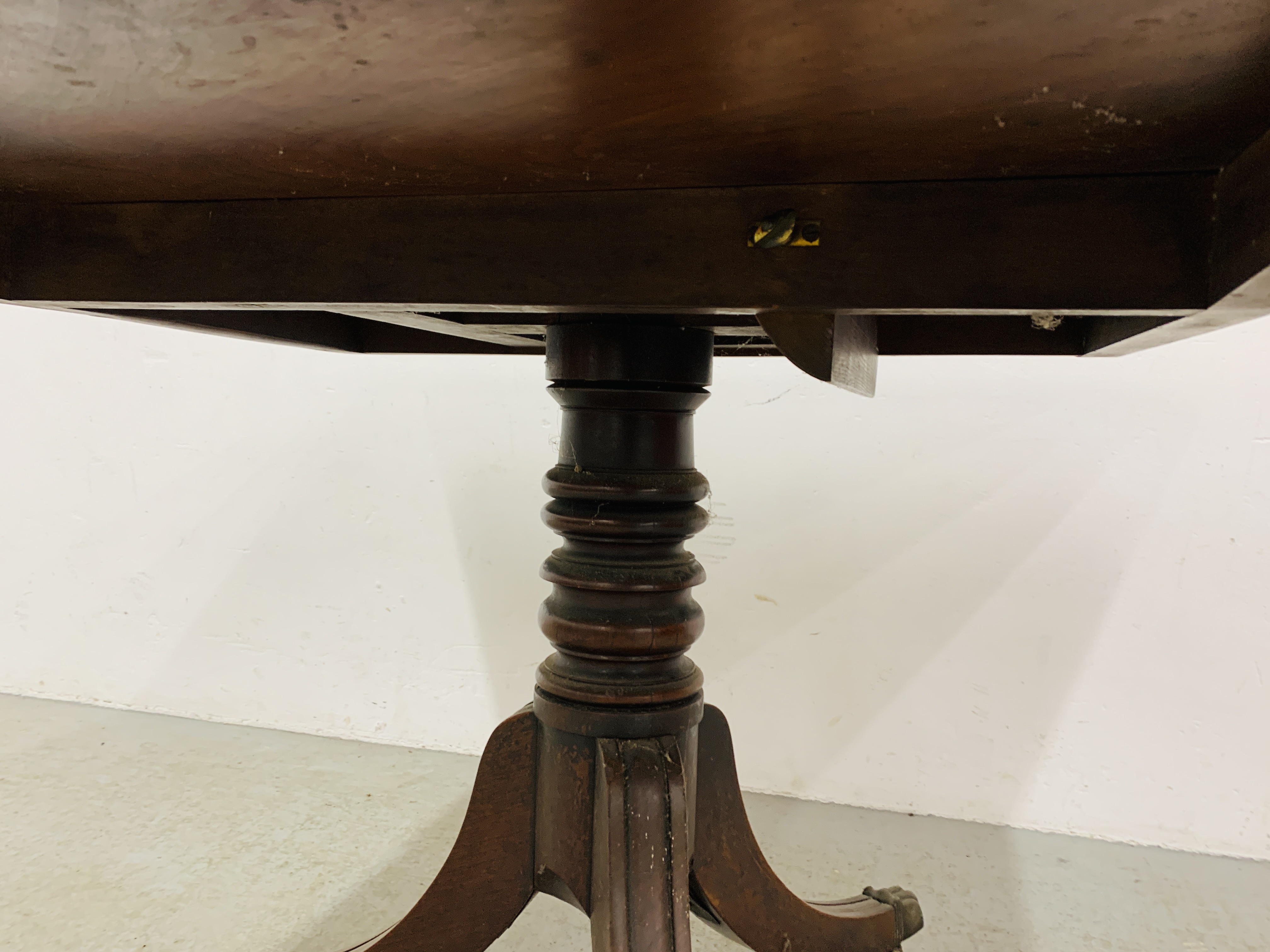 A WILLIAM IV MAHOGANY PEDESTAL DINING TABLE WITH SQUARE TOP W 100CM, D 120CM, - Image 4 of 7