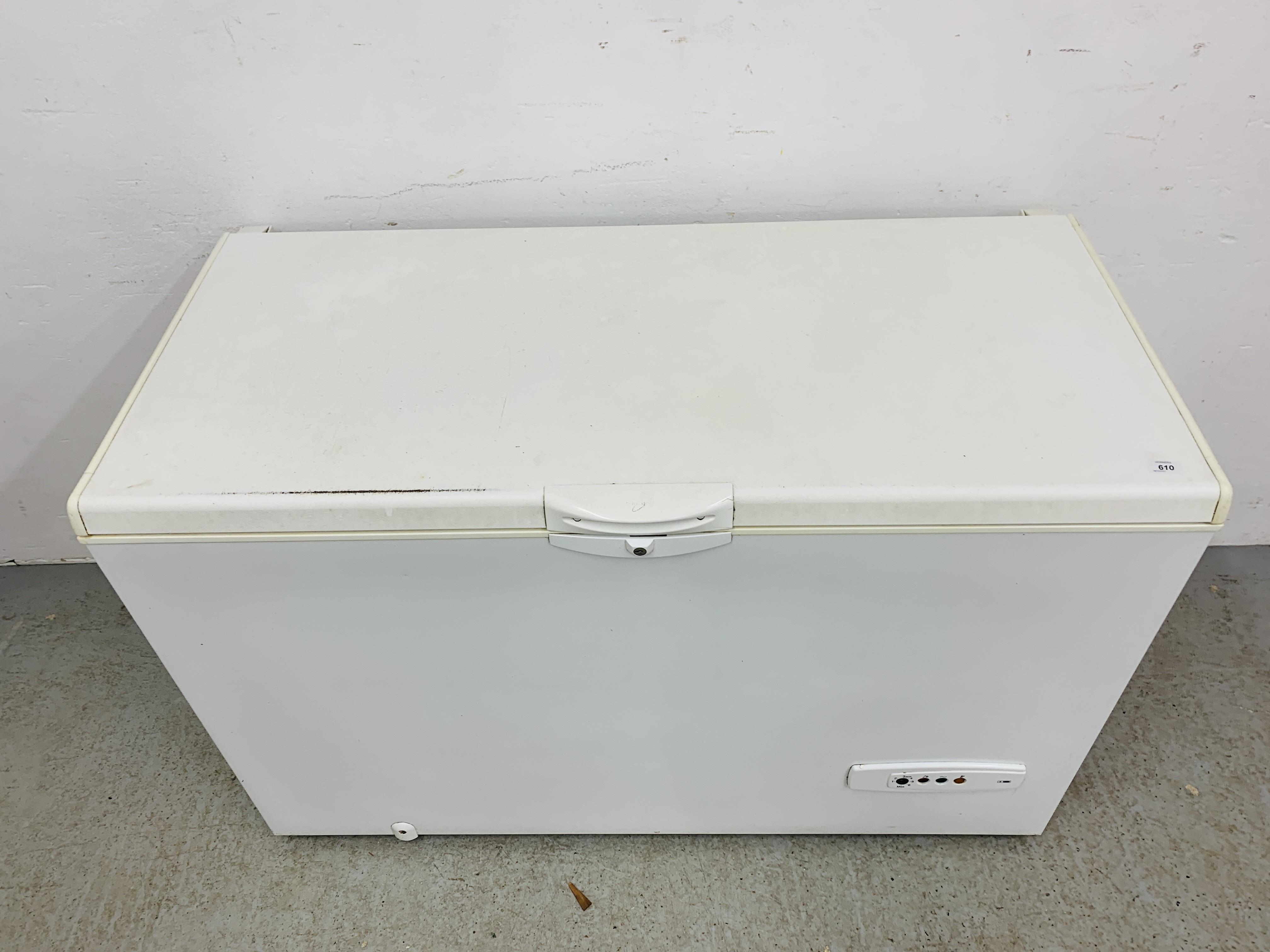 A WHIRLPOOL CHEST FREEZER 135CM. X 65CM X H 89CM. - Image 2 of 7