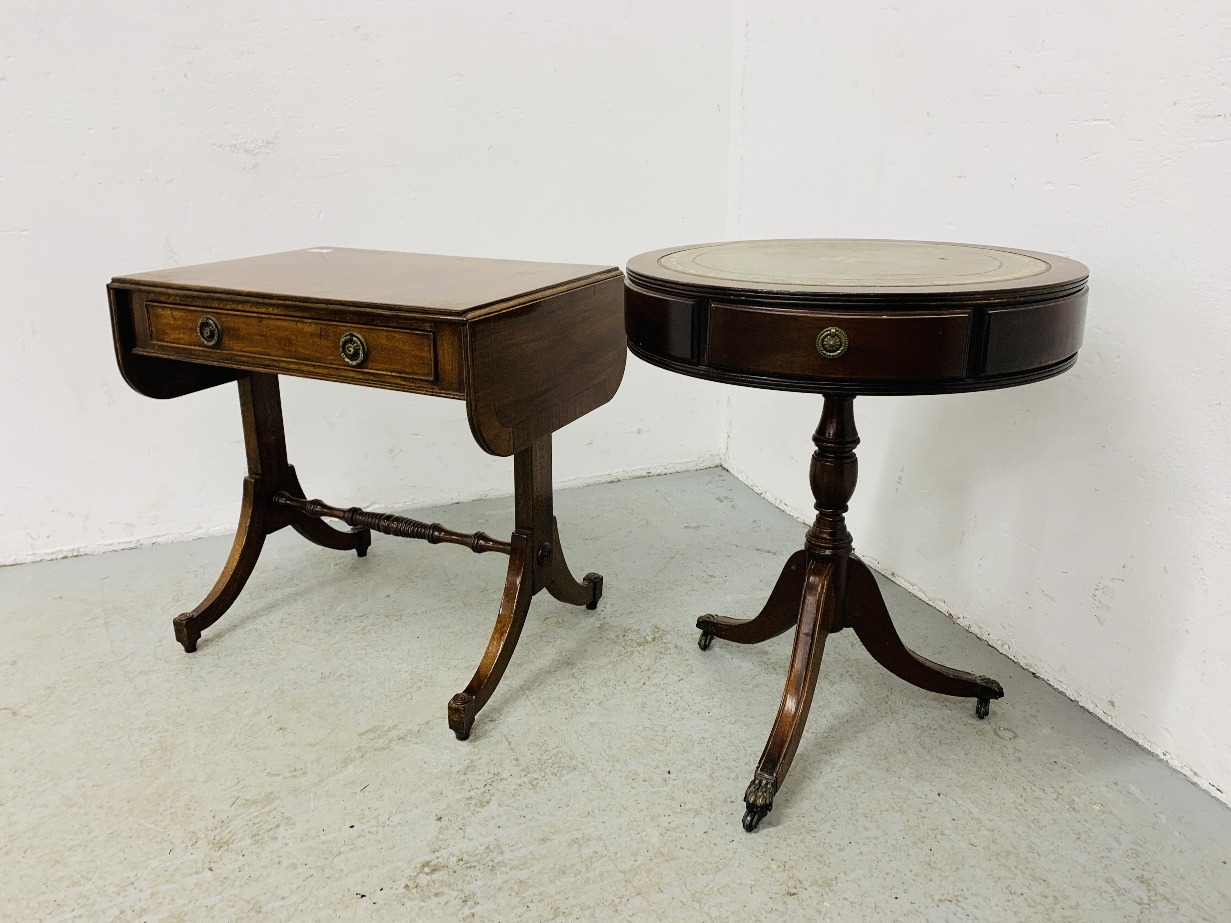 A REPRODUCTION DROP FLAP SINGLE DRAWER OCCASIONAL TABLE AND REPRODUCTION MAHOGANY FINISH PEDESTAL