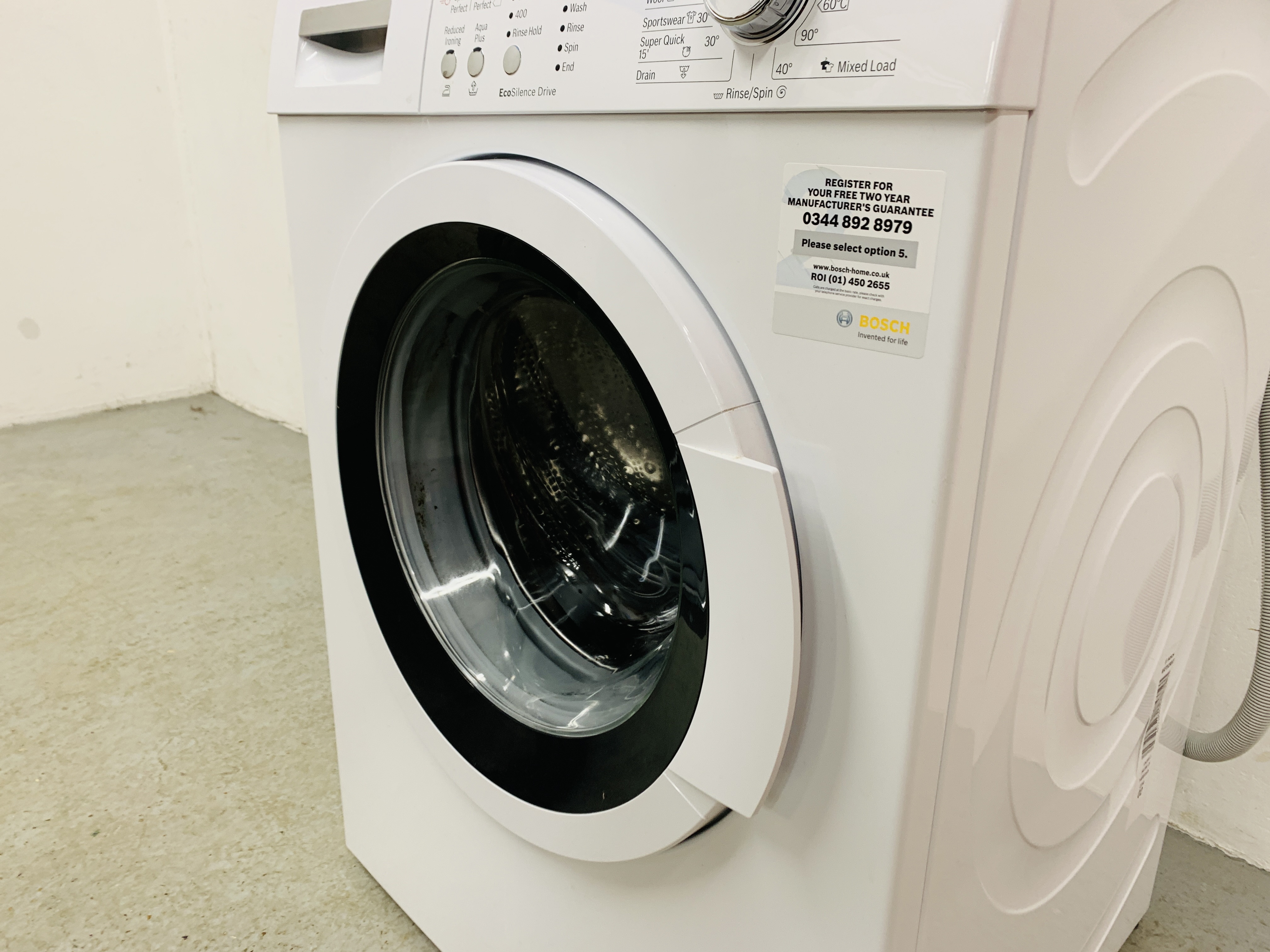 A BOSCH VARIO PERFECT WASHING MACHINE - SOLD AS SEEN - Image 6 of 9