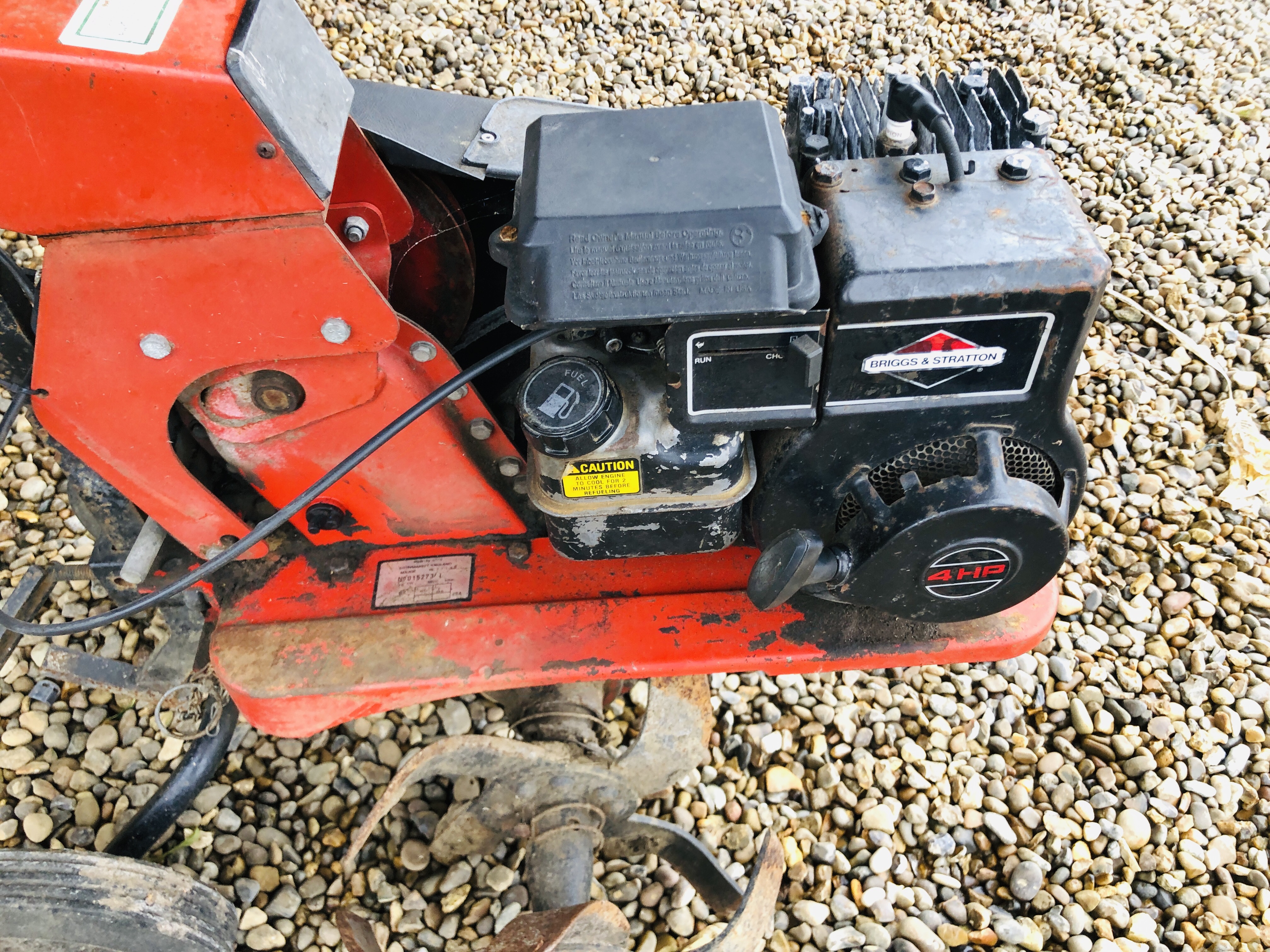 ATCO PETROL ROTAVATOR FITTED WITH BRIGGS AND STRATTON 4 HP ENGINE - Image 3 of 7