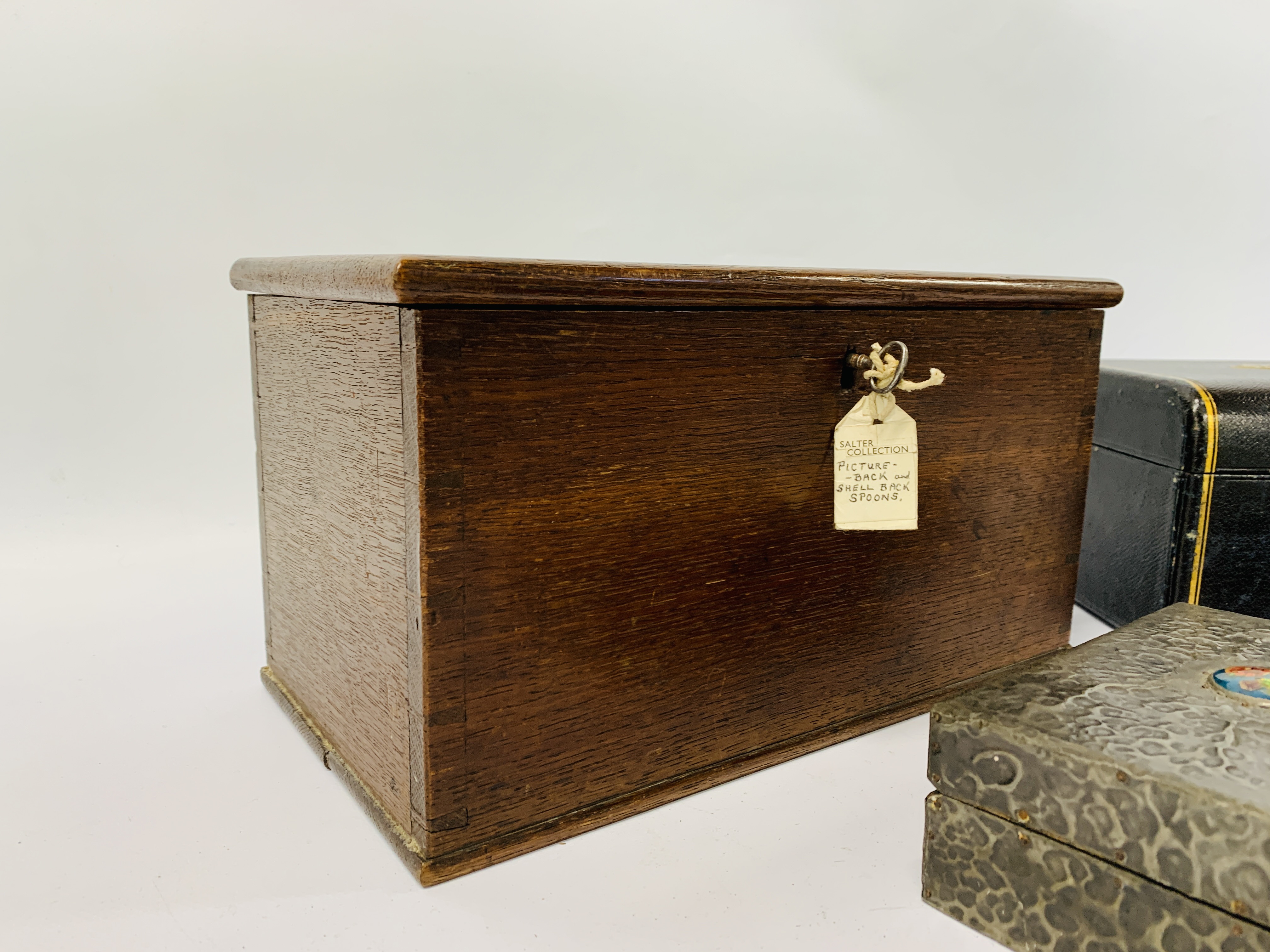 AN ANTIQUE LEATHERED JEWELLERY CASKET, - Image 5 of 27