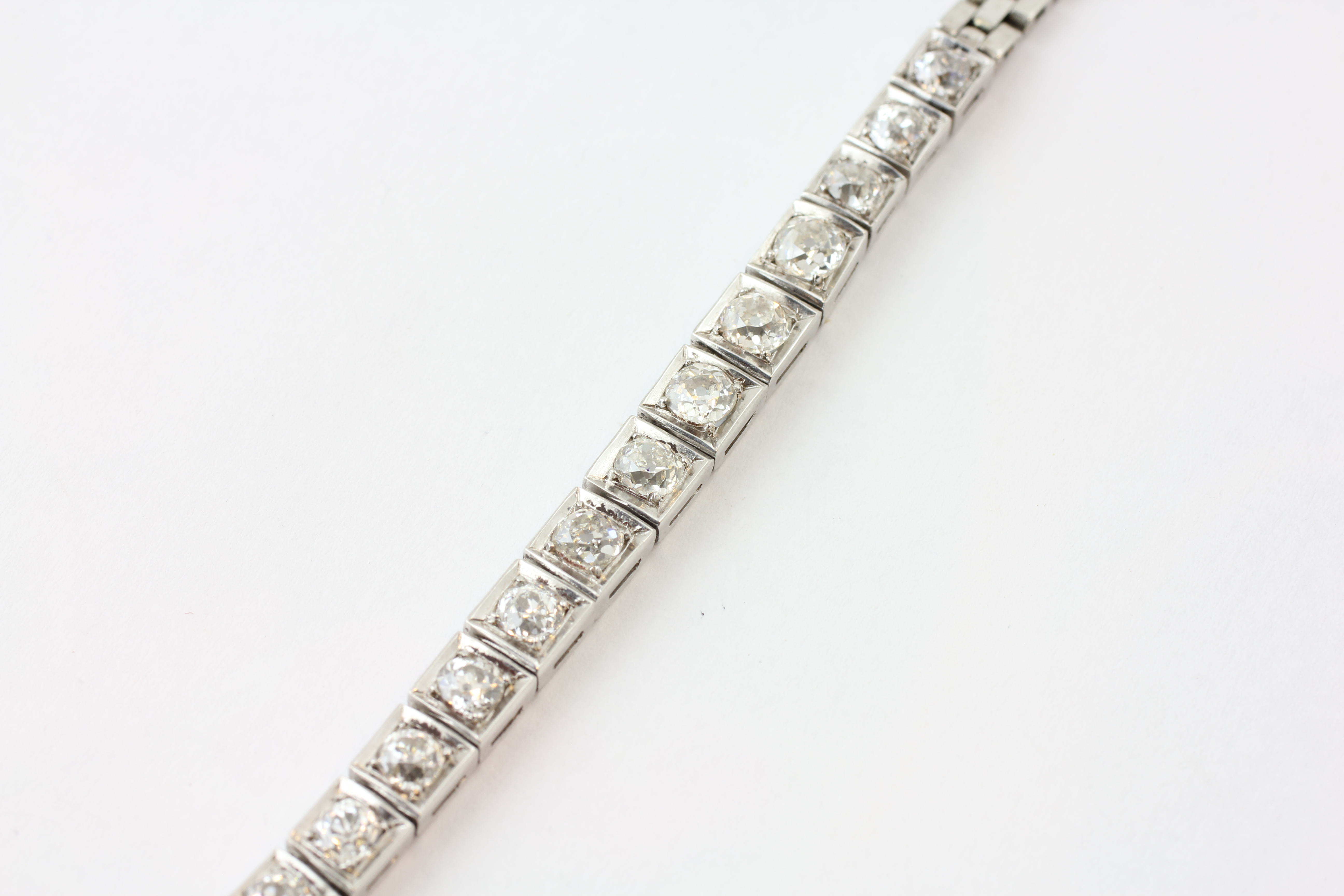 A FOURTEEN STONE DIAMOND BRACELET, THE OLD CUT STONES IN A 9CT WHITE GOLD SETTING, - Image 4 of 5