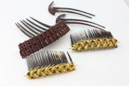 A PAIR OF SIMULATED TORTOISESHELL COMB HAIR GRIPS MOUNTED WITH GILT METAL BRANCHES,