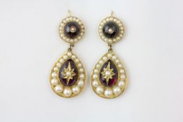 A PAIR OF DROP EARRINGS OF CABOCHON AND PEARL DESIGN, SET IN AN UNMARKED YELLOW METAL,