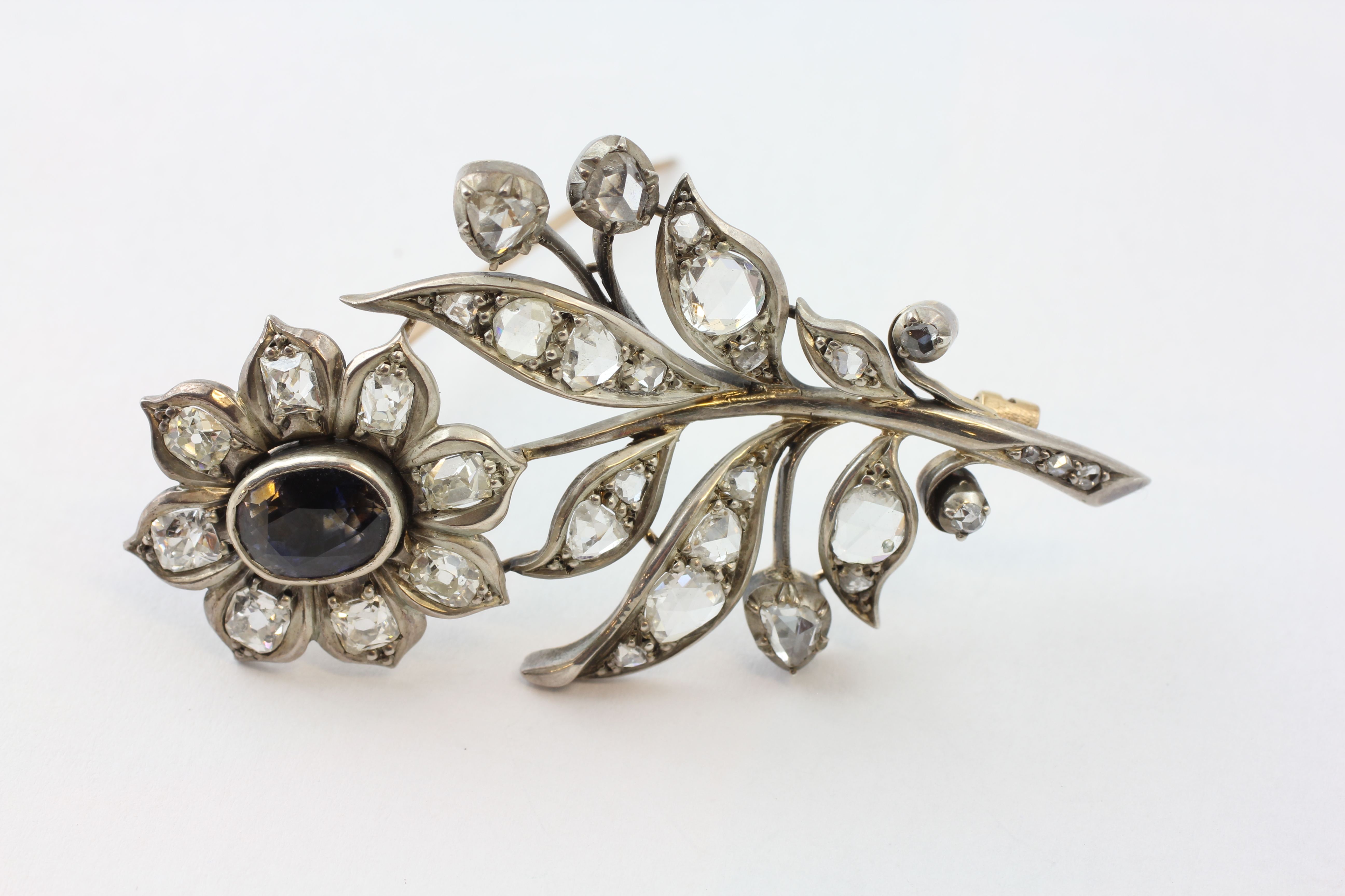 A SAPPHIRE AND DIAMOND BROOCH OF FLOWER DESIGN, SET WITH 36 OLD CUT DIAMONDS, - Image 2 of 5