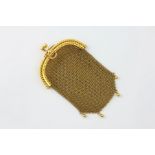 A MINIATURE YELLOW METAL CHAINMAIL LADY'S PURSE, HEIGHT 77MM, WIDTH 53MM,