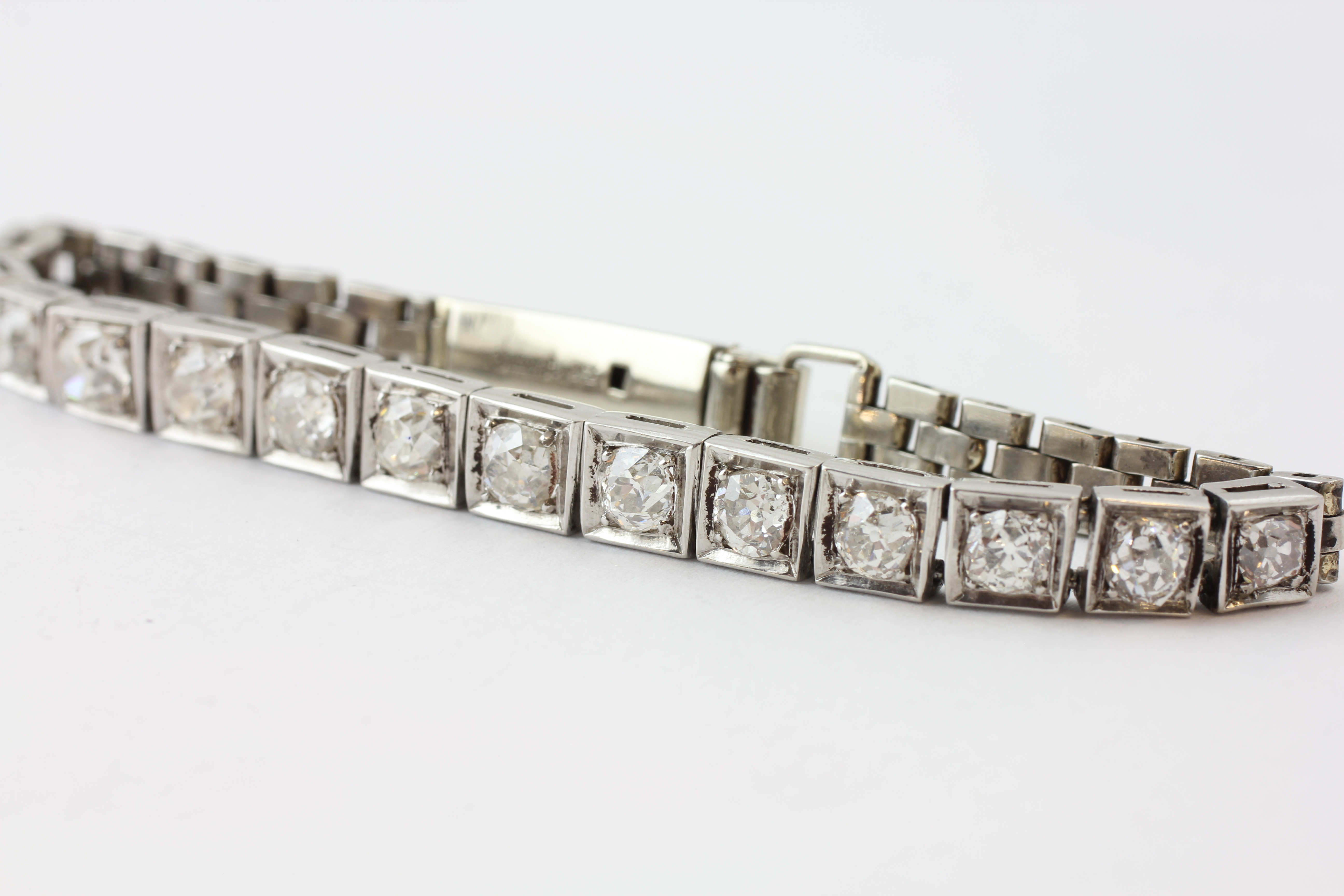 A FOURTEEN STONE DIAMOND BRACELET, THE OLD CUT STONES IN A 9CT WHITE GOLD SETTING, - Image 2 of 5