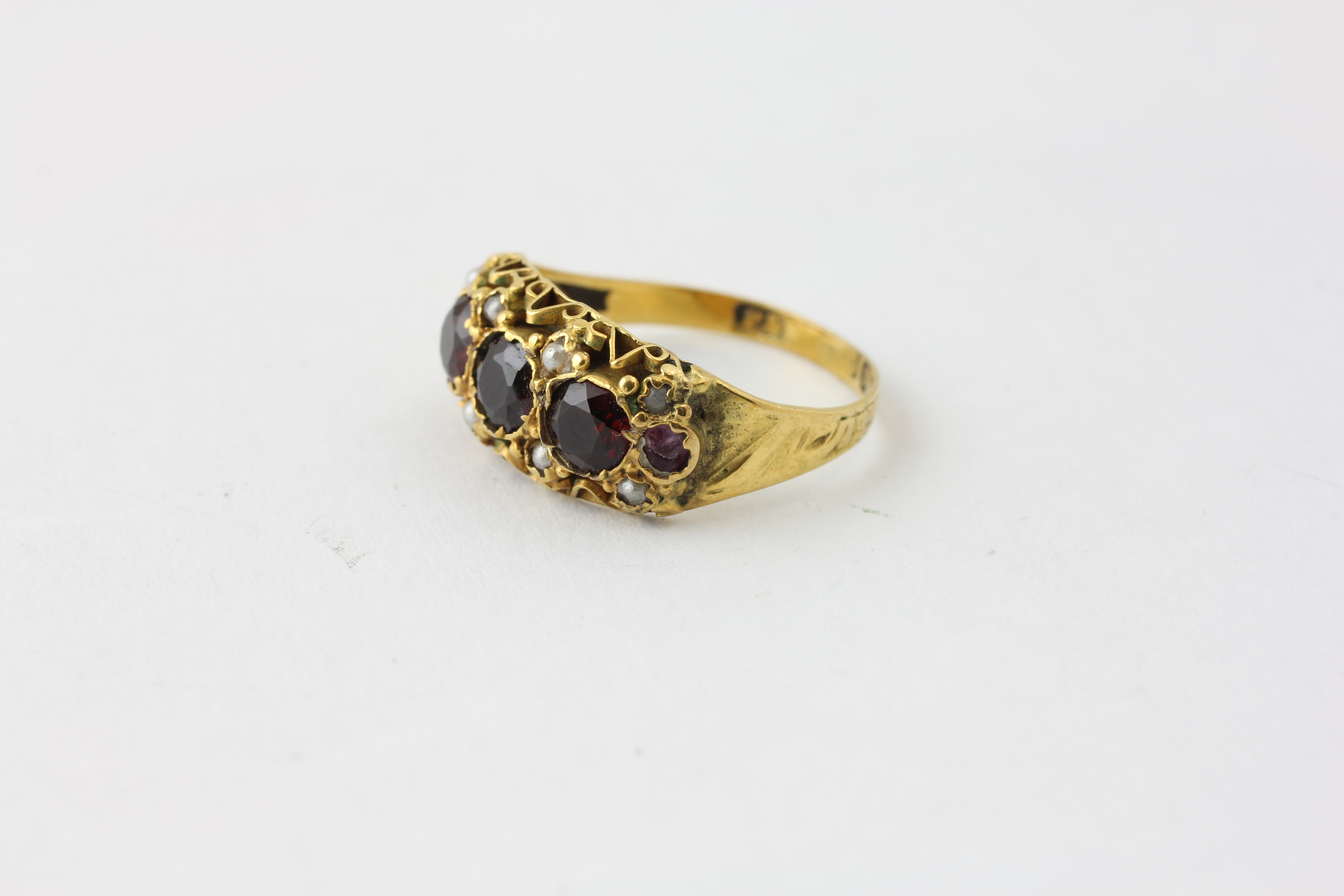 A THREE STONE GARNET, SEED PEARL AND AMETHYST RING (VERY WORN CONDITION), PROBABLY SET IN 15CT GOLD, - Image 6 of 6