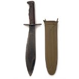 PLUMB, PHILADELPHIA, USA A GOOD WORLD WAR ONE M1917 BOLO TRENCH-KNIFE WITH RIBBED METAL SCABBARD,
