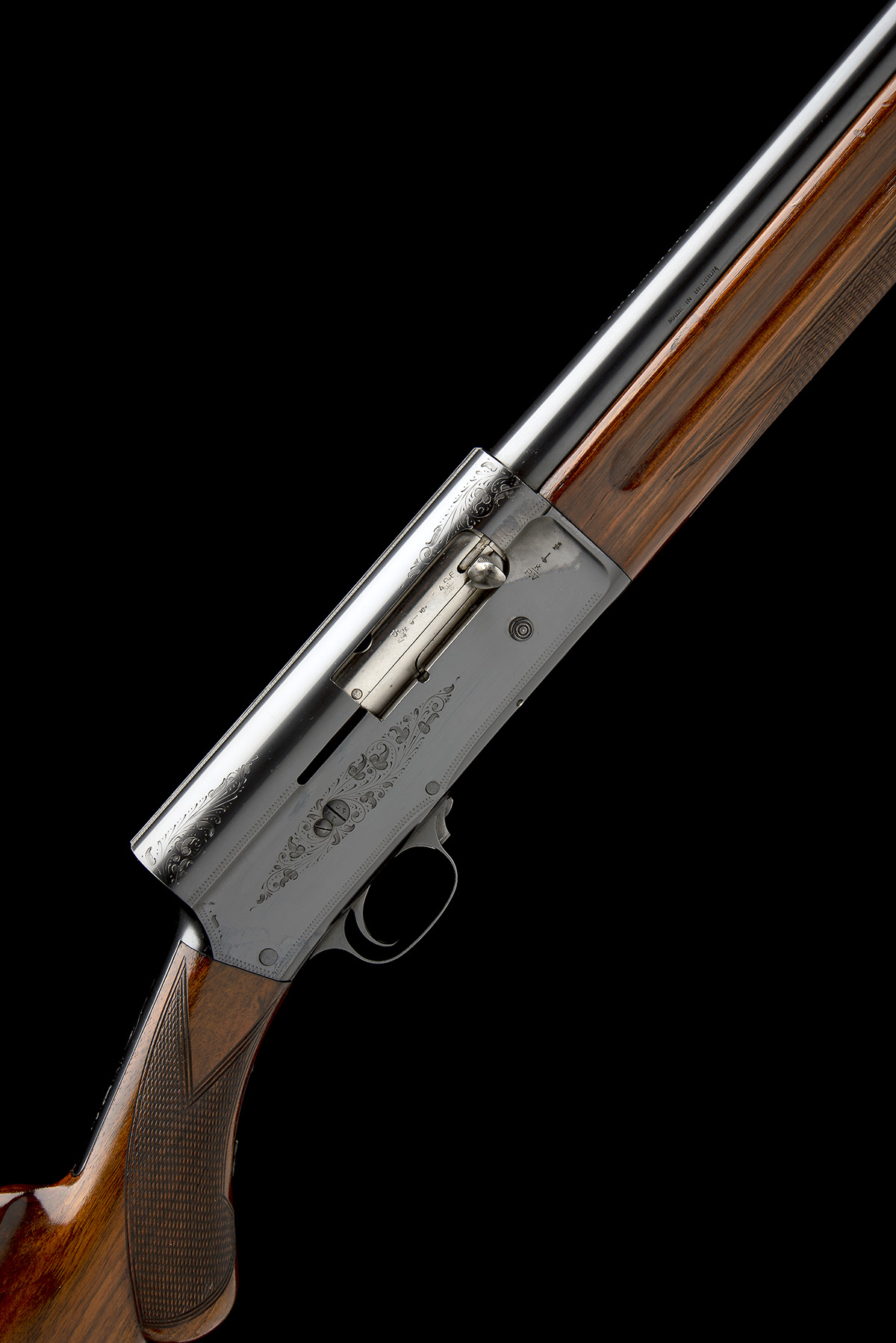 BROWNING A 12-BORE 'AUTO 5' SEMI-AUTO SHOTGUN, serial no. 211946, for 1937, restricted magazine,