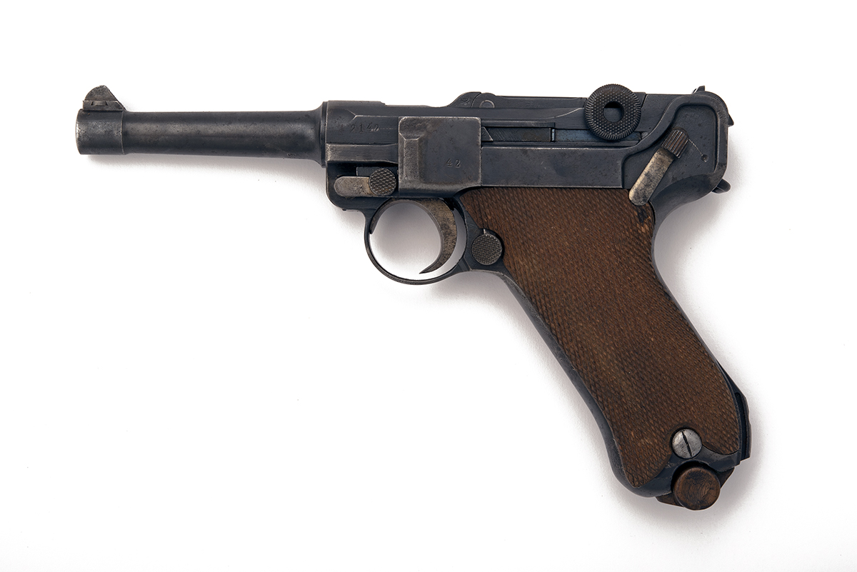 FORMERLY THE PROPERTY OF LORD BRABOURNE DWM GERMANY A 9mm (PARA) SEMI-AUTOMATIC PISTOL, MODEL 'P08