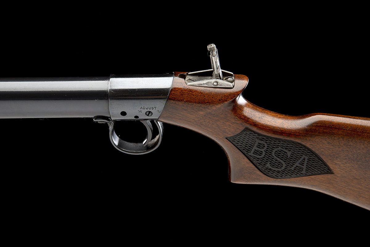 BSA, BIRMINGHAM A .22 UNDER-LEVER AIR-RIFLE, MODEL 'STANDARD', serial no. S50569, for 1932-33, - Image 4 of 8