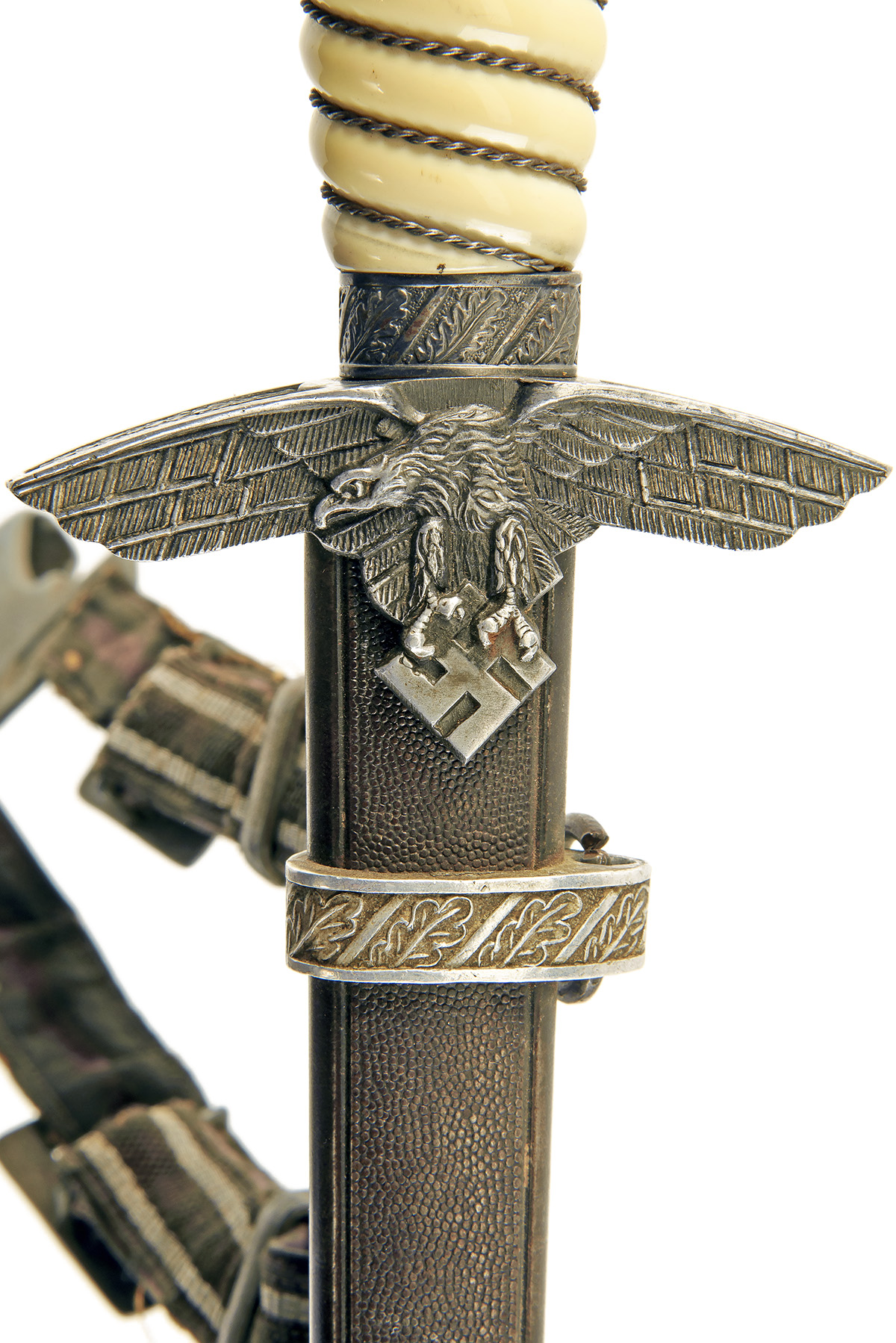 A WORLD WAR TWO GERMAN DRESS-DAGGER, UNSIGNED, MODEL 'TYPE II LUFTWAFFE', circa 1939, with plain - Image 2 of 4