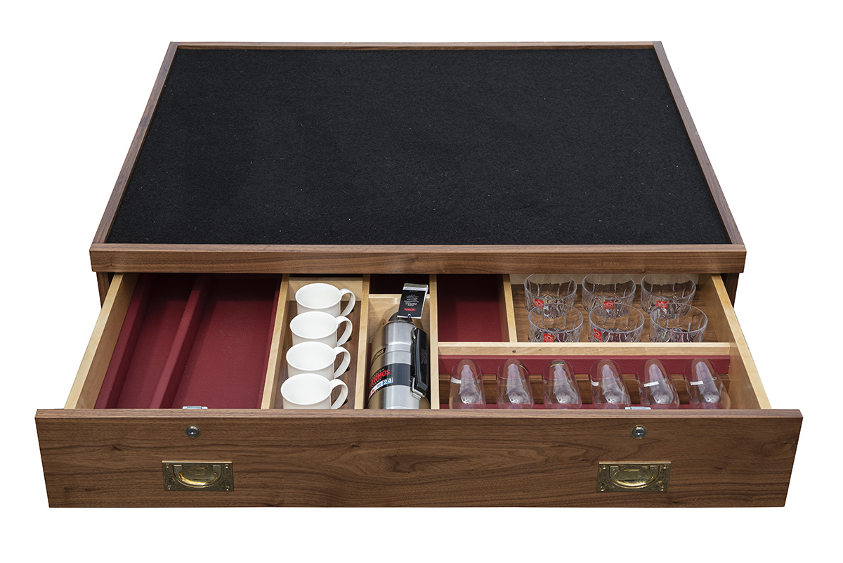 A HANDMADE GUNBOX AND DRINKS CABINET FOR A RANGE ROVER (OR EQUIVALENT), with lockable leather-