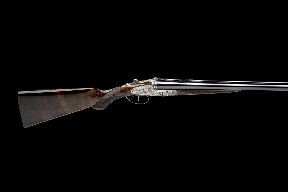 HOLLAND & HOLLAND A FINE, SALT-ENGRAVED 12-BORE ROYAL 'MODEL DE LUXE' SELF-OPENING HAND-DETACHABLE - Image 2 of 10