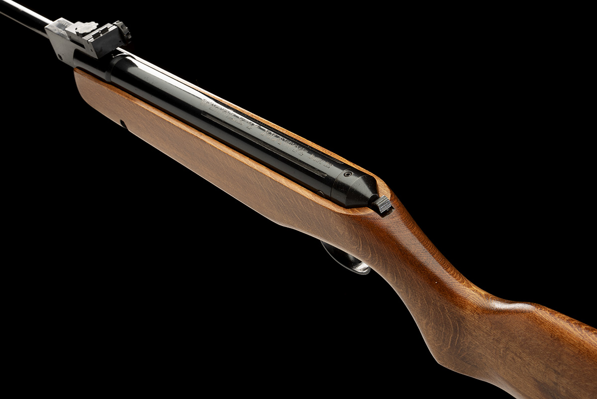 WEBLEY & SCOTT, BIRMINGHAM A BOXED .177 & .22 BREAK-BARREL AIR-RIFLE, MODEL 'HAWK MKII', serial - Image 10 of 11