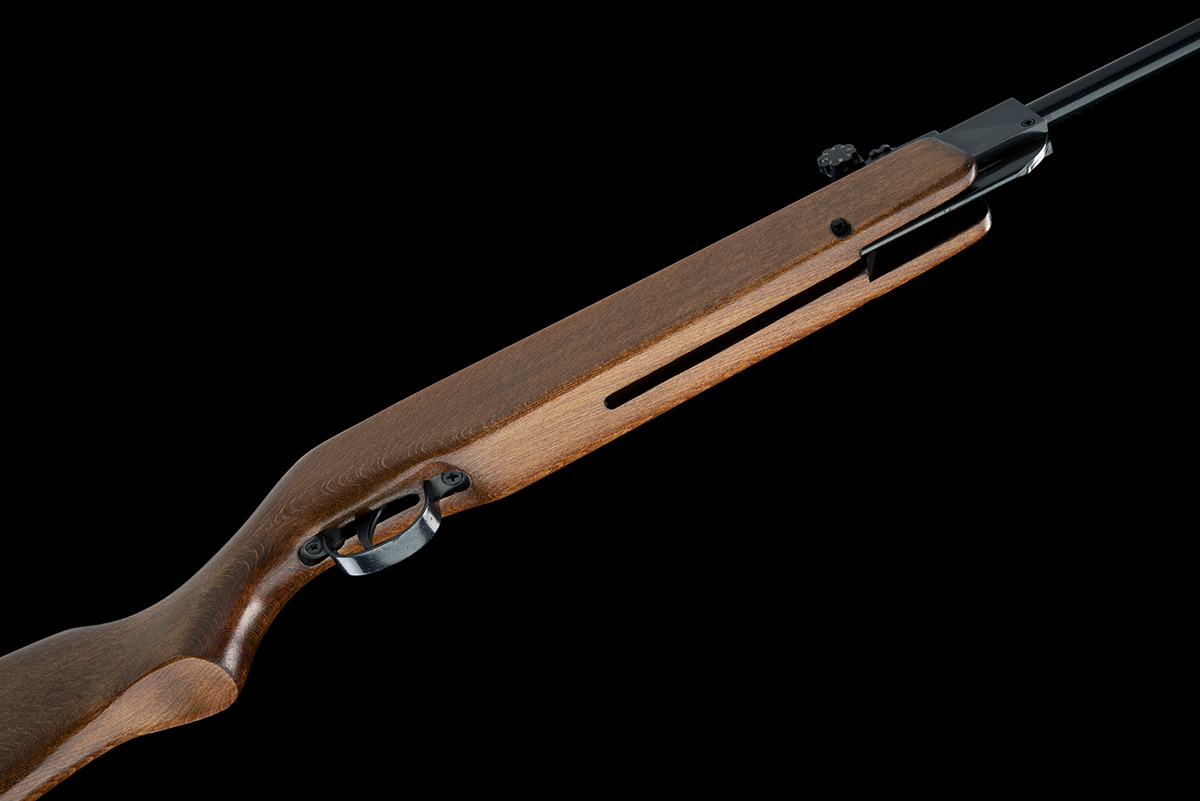 WEBLEY & SCOTT, BIRMINGHAM A BOXED .177 & .22 BREAK-BARREL AIR-RIFLE, MODEL 'HAWK MKII', serial - Image 3 of 11