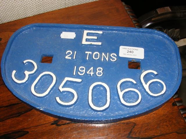 An old cast metal railway plaque '21 Tonnes 1948'