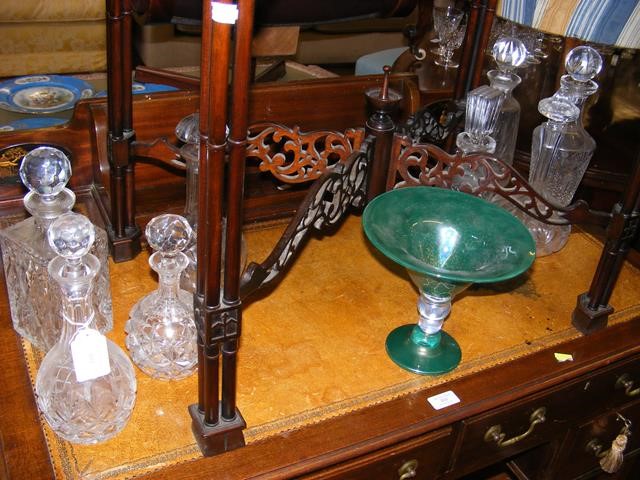 Collectable glassware including decanters