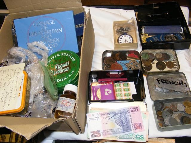 A box of collectable coinage GB and Foreign