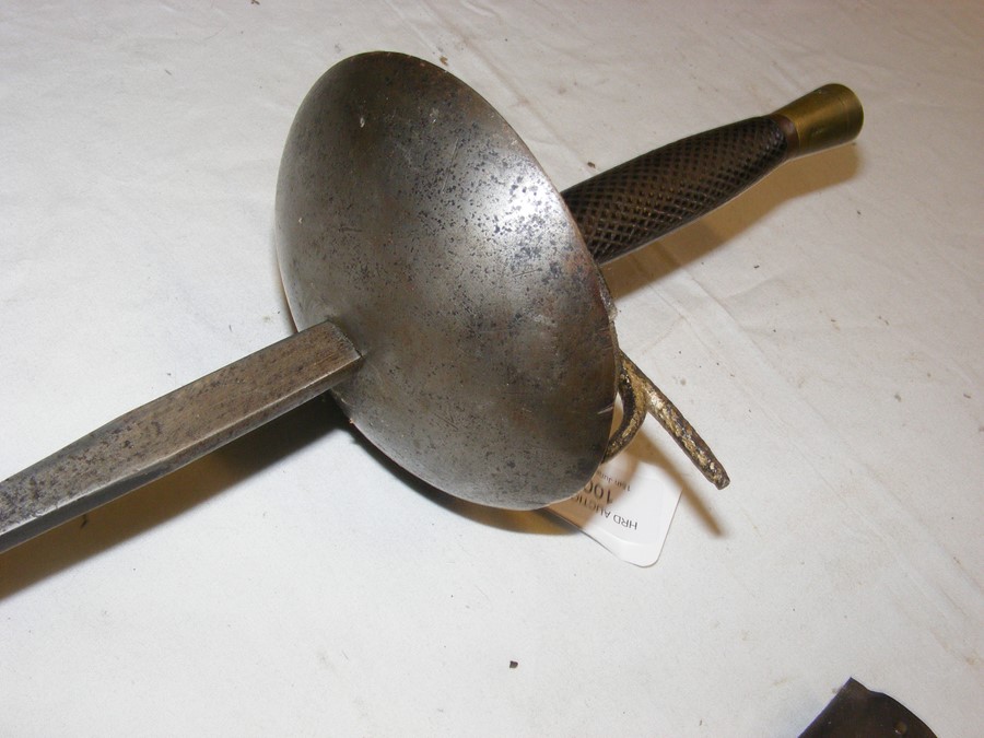 An old fencing sword with metal scabbard - 88cm lo - Image 3 of 4