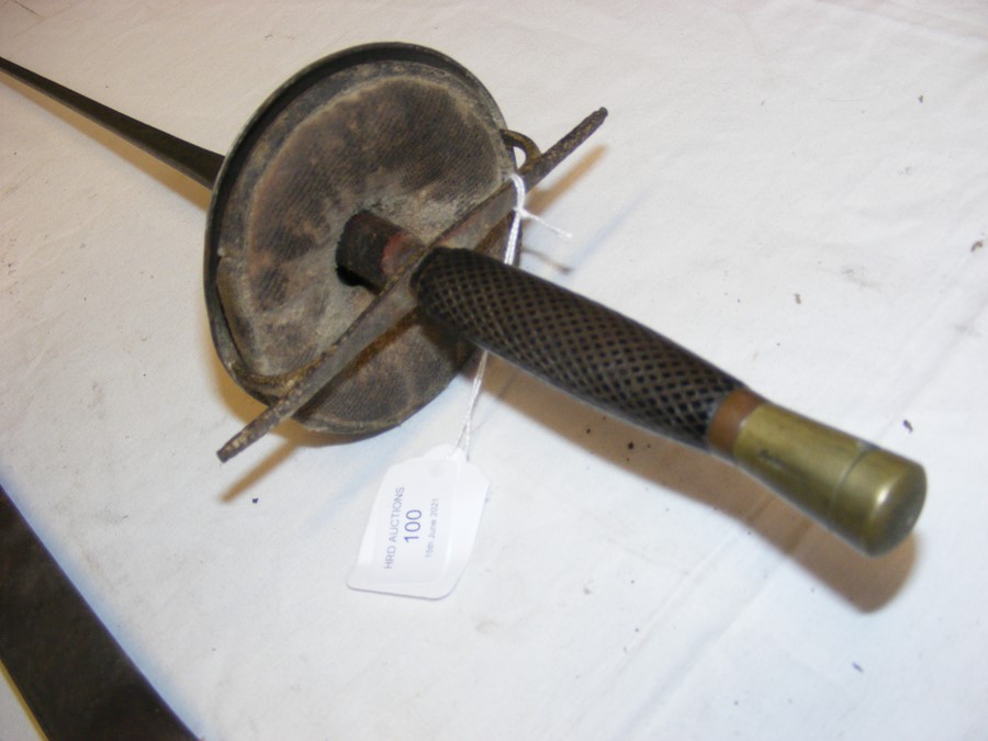 An old fencing sword with metal scabbard - 88cm lo - Image 2 of 4