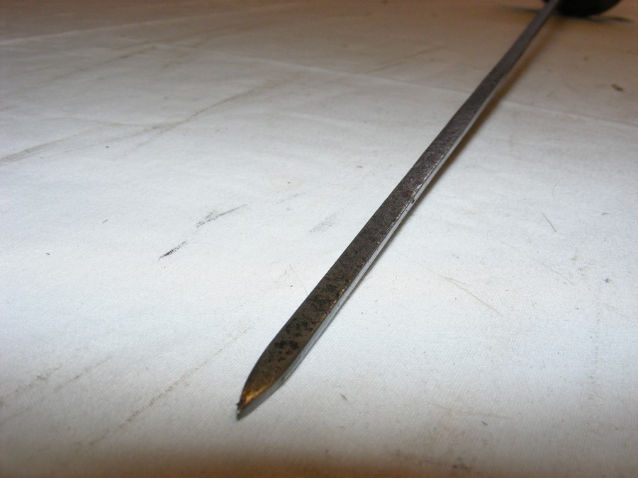 An old fencing sword with metal scabbard - 88cm lo - Image 4 of 4