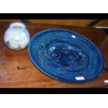 An Isle of Wight glass platter in blue swirl patte