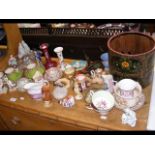 A quantity of porcelain and other collectables inc