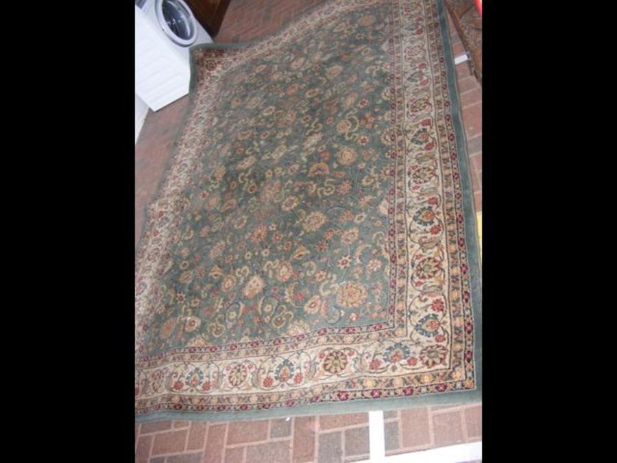 A modern carpet square with floral design - Image 2 of 2