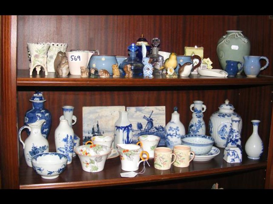 Two shelves of collectable china and porcelain inc - Image 2 of 7