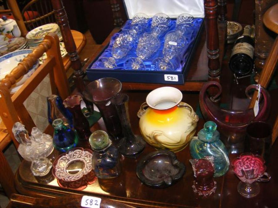 A selection of collectable coloured glass ware tog