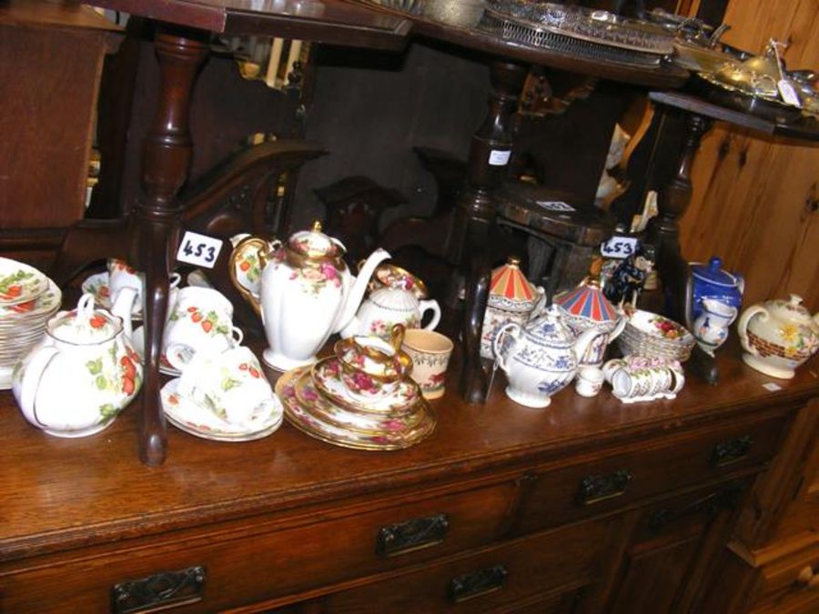 A Queen's Virginia Strawberry pattern tea service