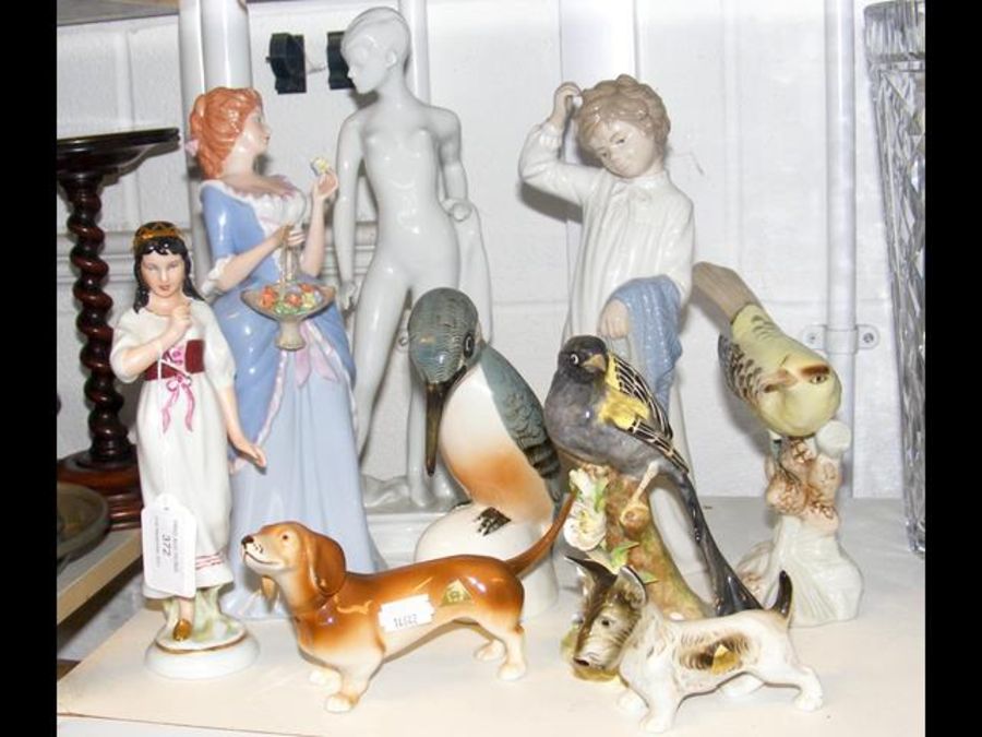 A medley of collectable porcelain, including Royal