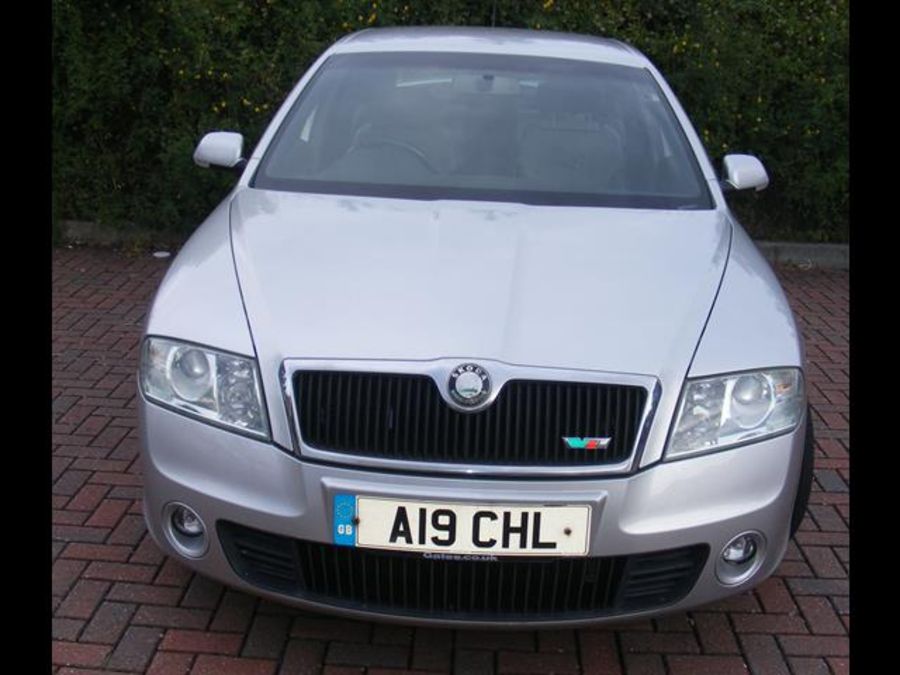 FROM A DECEASED ESTATE - A Skoda Octavia VRS in silver - Image 2 of 44