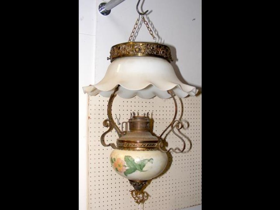 A ceramic and glass hanging ceiling lamp