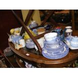 Various collectable ceramic ware, including blue a