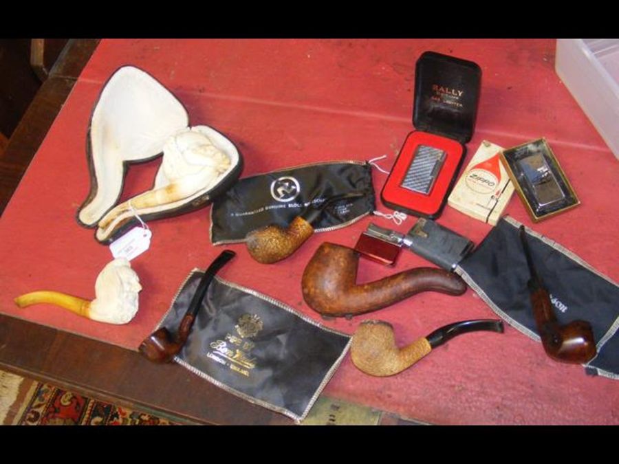 Various collectable pipes, Meerschaum and other