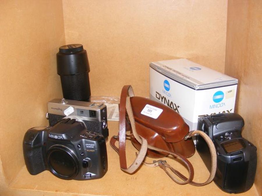 A selection of collectable cameras including Minol