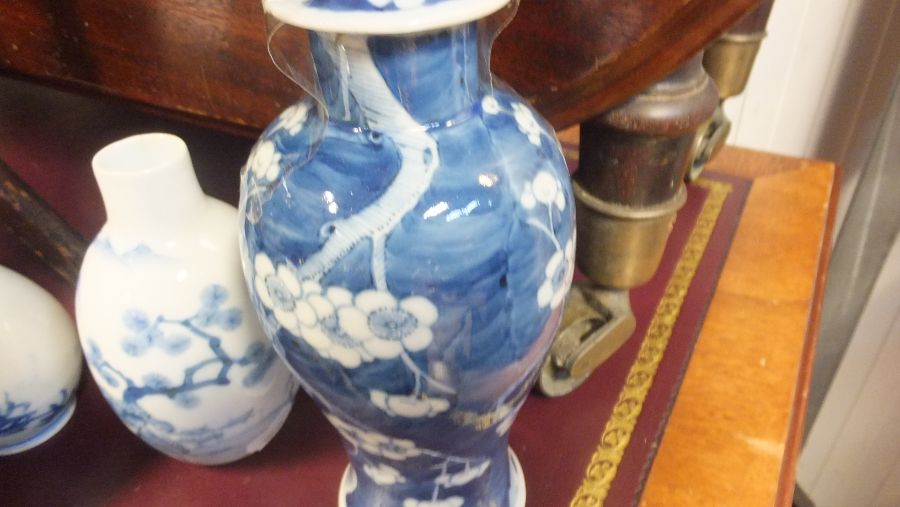 An assortment of blue and white oriental ware, tog - Image 6 of 22