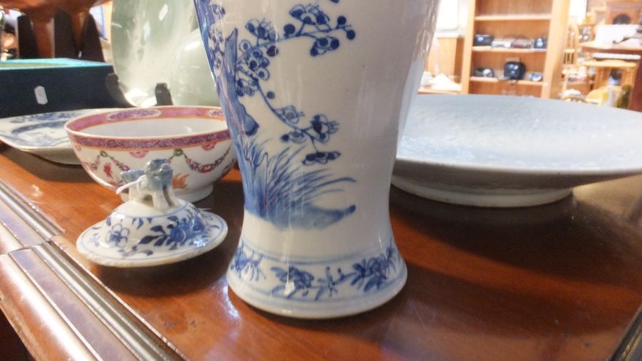 An assortment of blue and white oriental ware, tog - Image 20 of 22
