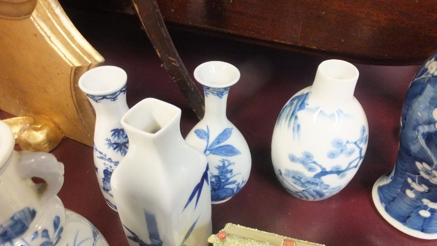 An assortment of blue and white oriental ware, tog - Image 3 of 22