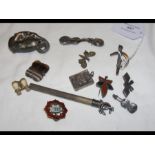 Silver brooches, collectables