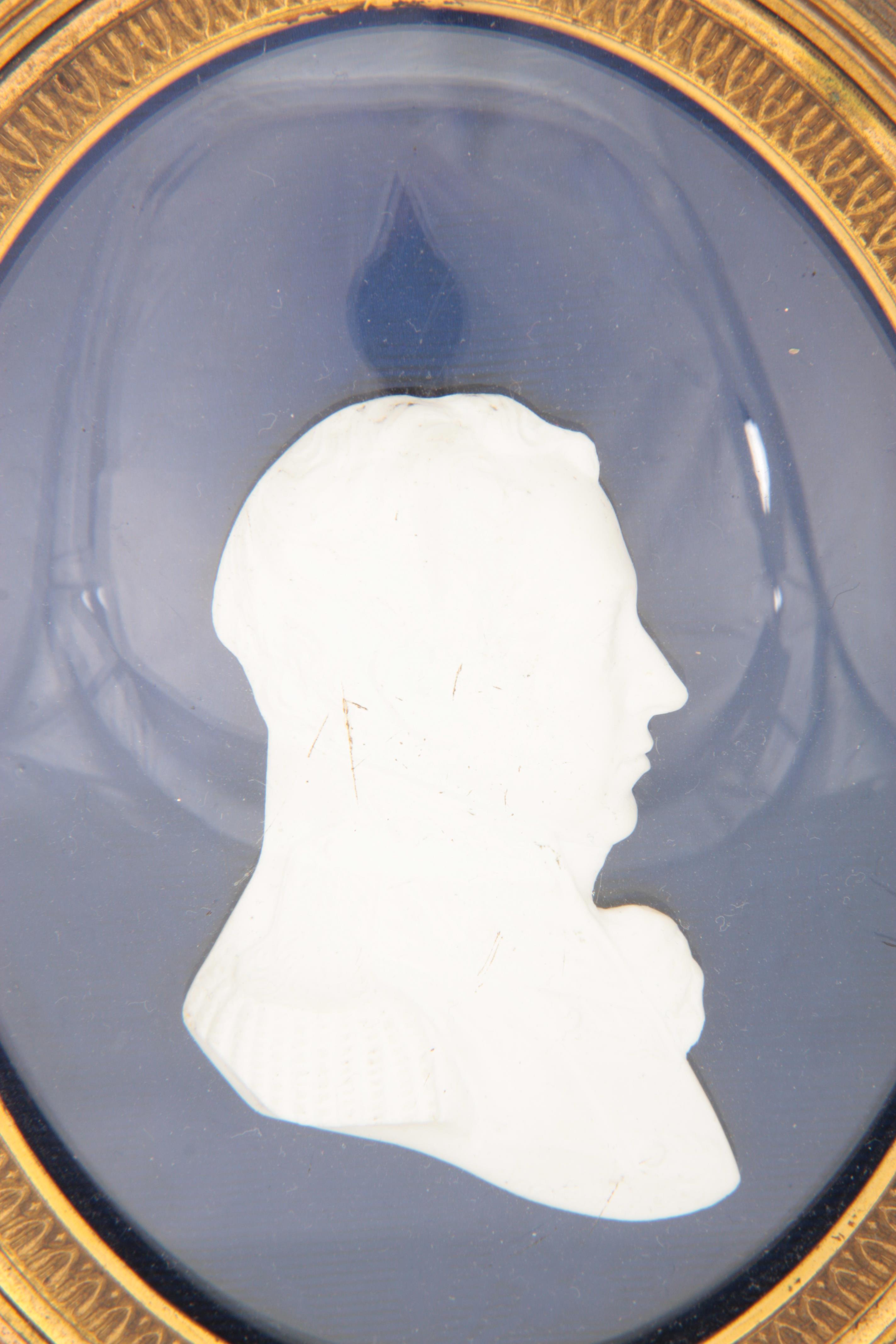 JOHN HENNING the elder 1771 - 1851 A PLASTER CAST BUST MINIATURE OF ADMIRAL SIR PULTENEY MALCOLM - Image 2 of 5