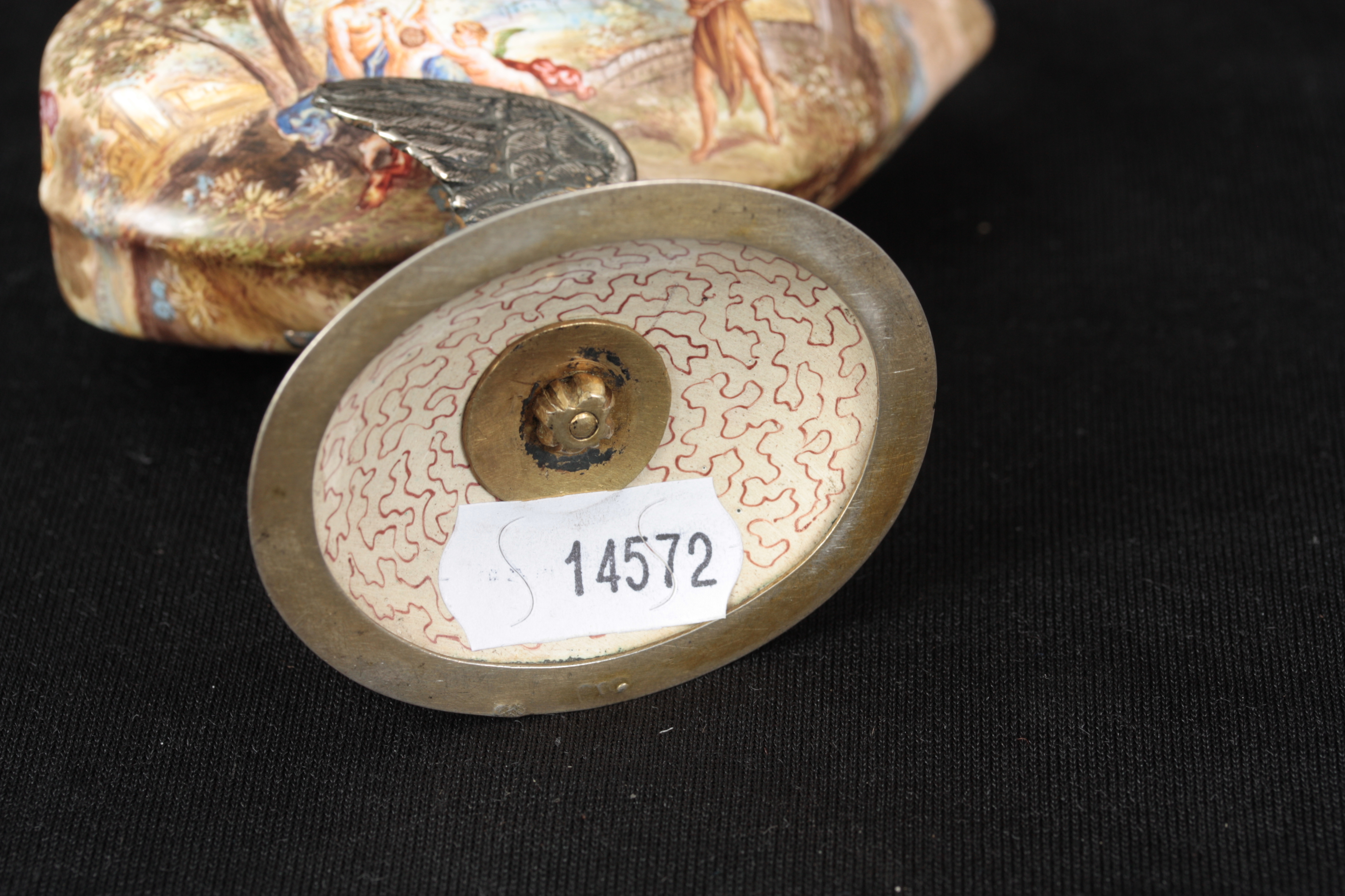 A 19TH CENTURY VENITIAN ENAMEL AND GILT TABLE SALT of shell form supported by a swan mounted on an - Image 6 of 6